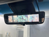 【デジタルインナーミラー】後席の大きな荷物や同乗者で後方が確認しづらい時でも安心!カメラが撮影した車両後方の映像をルームミラー内に表示。クリアな視界で状況の確認が可能です!