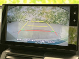 バックモニターで、狭い場所でも安心の駐車操作をサポート。ガイドライン表示で、的確な判断を助けます。
