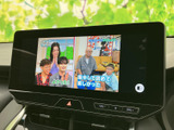 停車中にテレビや動画を楽しむことができます。休憩時間や待ち時間に、リラックスした時間を過ごせるでしょう。