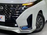 【LEDヘッドライト】悪天候や夜間走行時も良好な視界を確保し安心して運転できる高輝度LEDヘッドライトを装備!点灯速度が早く、消費電力も抑えられています。
