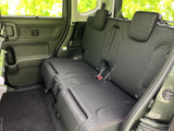 運転席は機能性を重視した設計。必要な情報を直感的に確認でき、安全運転をサポートします。快適な運転環境が、毎日の通勤を楽しくします。