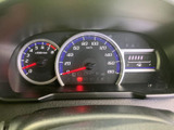視認性の高いメーター類で、運転に必要な情報をしっかり確認できます。走行状況を的確に把握し、安全運転をサポート。