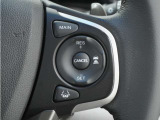 ◆アダプティブクルーズコントロール◆予め設定した車速内でクルマが自動的に加減速。前走車との適切な車間距離を維持しながら追従走行します。【LKAS】車線維持支援システムでステアリング操作を支援。