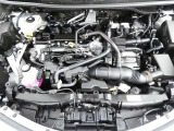 【エンジンルーム】・・・内外装だけでなくこちらもクリーニング済み。 納車までにもう1度しっかり点検いたしますので、安心してお乗りいただけると思います。
