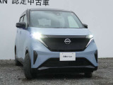 アダプティブLEDヘッドライト。フロントカメラで前方の状況を検知し対向車や先行車に眩しい思いをさせることなく必要なところだけを遠くまで照射します。