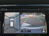 アラウンドビューモニター(車両を上から見たように表示)装着で車庫入れをサポート