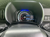 見やすいメーターで、運転に必要な情報をしっかり確認できます。洗練されたデザインもポイントです。