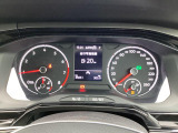 シンプルなアナログメーターが見やすく、運転がより一層楽しくなります。