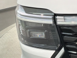 LEDヘッドライトは、点灯の瞬間から最大光量を発揮し、突然暗くなるトンネルなどでの安定感を高めます。