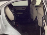 ★チップアップ&ダイブダウン機能付き【ULTR SEAT】は後席座面を左右分割で跳ね上げることができます☆トランクで積載できない背の高い荷物をラクラク収納できます。ホンダ車ならではの人気装備です♪