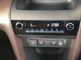 オートエアコンを装着しておりますので車内をお好みの快適な温度に保つことが可能です!