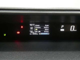 各操作スイッチは使いやすい位置に配置され、とっても見やすいメーターです。夜間時はラグジュアリーな気分にさせてくれる照明が魅力ですので、夜のドライブも楽しみになりますよ♪