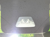 【スマートアシスト】走行中に前方の車両等を認識し、衝突しそうな時は警報とブレーキで衝突回避と被害軽減をアシスト。より安全にドライブをお楽しみいただけます。