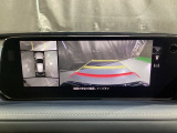 狭い場所での駐車やすれ違いなどでより的確な運転操作に役立つ360&deg;ビューモニターが装備されています。