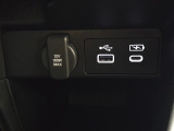 オーディオ再生やスマートフォンの充電に便利なUSBジャックを装備しています。
