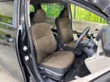 運転席シート廻りは使用感も少なく、良好な状態となっています。前オーナー様が丁寧に使っていたことがよくわかりますね。