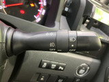 操作しやすいウインカーレバーは、スムーズな車線変更をサポート。安全運転に貢献します。