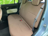 後部座席からの眺めも良好。会話も弾みやすく、楽しいカーライフをサポートします。