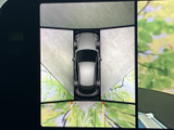 後方確認をサポートするバックモニターです。安全な車庫入れや駐車の際に、周囲の状況を把握しやすく安心です。