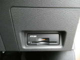 純正ETC2.0付 料金所もスムーズに通れ、割引料金の適用もあります。ビルトインできれいに収まっており、見た目もスマートです。