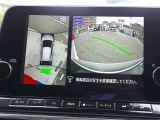 【アラウンドビューモニター】空から見下ろした映像がナビ画面にて確認可能です。駐車もラクラクですよ♪