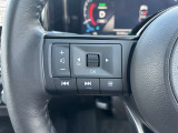 ハンドルスイッチで車両設定・オーディオの選曲や音量調整などが出来、安全性もアップ。