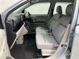 高いホールド性で運転姿勢が安定します。長距離ドライブでも疲れにくいのが魅力です。快適なドライビングライフをお送りください♪