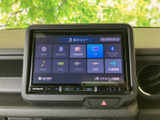 停車中にテレビや動画を楽しめる機能。休憩時間や待ち時間に、エンターテイメントを満喫できます。後部座席の方にも楽しんでいただけます。