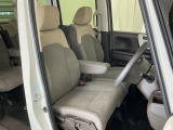 当車両は、次のお客様に気持ちよくお乗りいただくため、専門スタッフによる【徹底シートクリーニング】を施工済みです!
