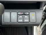 運転席の手元で両側スライドドアの開閉操作が可能です。