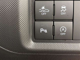 【コーナーセンサー】駐車、発進時の低速走行時に障害物への接近を検知し、ブザーとディスプレイ表示でお知らせします!障害物までの距離に応じて警告音を変えてお知らせします!