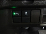 パーキングセンサーや横滑りを防ぐVSA等のスイッチ類は運転席の右側、手の届きやすい位置にあります。
