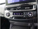 オートエアコン付車です。自動で温度と風量を設定する優れものです。