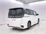 走りにこだわりながら収納力も持ち合わせたお車です。