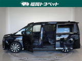 両側パワースライドドア付きだから、狭い駐車スペースなどでの 乗り降りラクラク!小さなお子さまのいるご家庭には嬉しい装備。