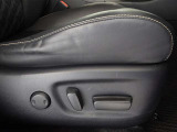 パワーシート搭載。微妙な調整が手軽にでき、ピッタリのポジションで運転することが可能です。