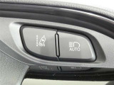 【車線逸脱警報装置・先進ライト】のセットスイッチです。安全装備搭載でドライバーの安全をサポートします。