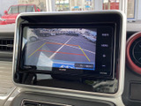 後方確認をサポートするモニター。狭い道や駐車時にも安心です。安全な運転をサポートする頼もしい機能です。