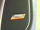 【BOSEサウンドシステム】メーカーオプションの高品位サウンドシステムを搭載。専用のチューニングが施された大小様々なスピーカーから良質なサウンドが奏でられ、臨場感あふれる音響空間を演出します。