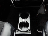 インパネにドリンクホルダーを配置☆飲みたい時にパッと取れる最適な場所に配置♪