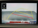 バックガイドモニターで、後方を確認しながら安心して駐車することができます。運転初心者も熟練者も必須の機能ですよ!