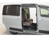 当店は全車『ロングラン保証』付!(1年間、距離無制限 HV車はHV保証付) 別途延長保証もご用意しております♪ ぜひ現車を確認にご来店ください