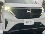 配光特性に優れ路肩まで明るく照らすLEDライトを採用、対向車への眩惑を防ぐマニュアルレベライザーも完備!
