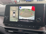 上から丸見えアラウンドビュー!車を真上から見下ろした様な映像を映し出すアラウンドビューモニター。これで車庫入れもラクラク。