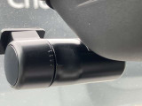 【ドライブレコーダー】交通事故やあおり運転に遭った際の客観的な証拠として機能するほか、駐車中のトラブル監視や安全運転の意識向上にも役立ちます。