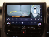バックモニターで狭い場所や車庫入れもスイスイ、ラクラク! ですが、目視は忘れずにお願いします!