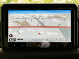 ナビゲーションシステムは、目的地への案内をスムーズに行います。運転に集中できる、優れた操作性も魅力です。