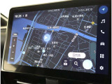 純正ナビを装備。タッチパネル式で使いやすく、お出かけもラクラクです。