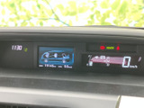 視認性の高いメーター類で、運転に必要な情報を的確に把握できます。走行状況を常に把握し、安全運転を心がけましょう。