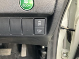 視認性の高いメーター類で、運転に必要な情報を一目で確認できます。運転に集中できる、シンプルで機能的なデザインです。